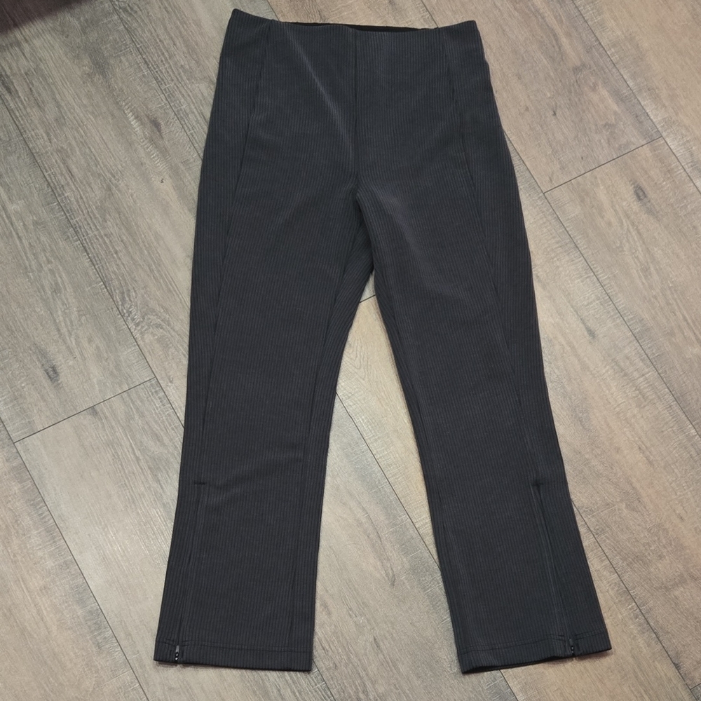 Lululemon Ribbed Softstreme Zip-Leg High-Rise Cropped Pants 25" - Picture 1 of 14